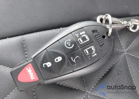 2013 Chrysler Town & Country Touring из США, поврежденный, VIN 2C4RC1BG1DR674913